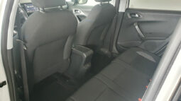 
										PEUGEOT 2008 1.5 DHI STYLE completo									