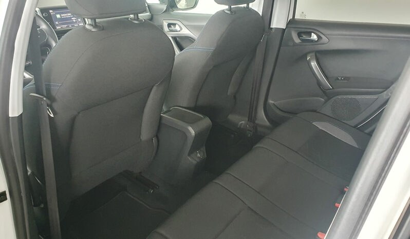 
								PEUGEOT 2008 1.5 DHI STYLE completo									
