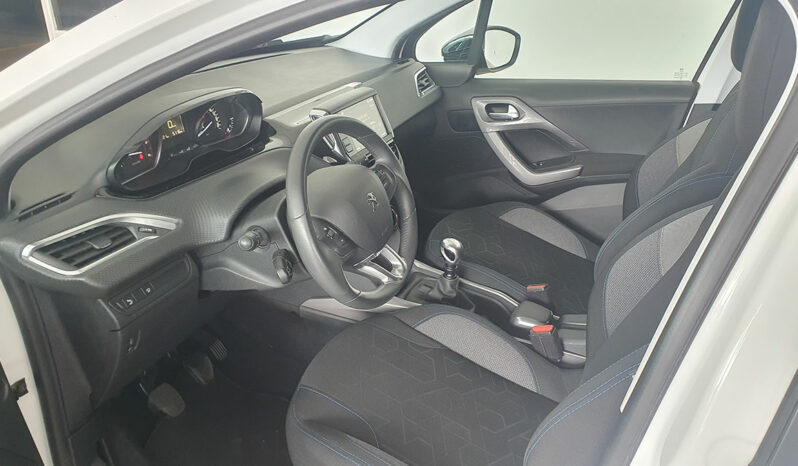 
								PEUGEOT 2008 1.5 DHI STYLE completo									