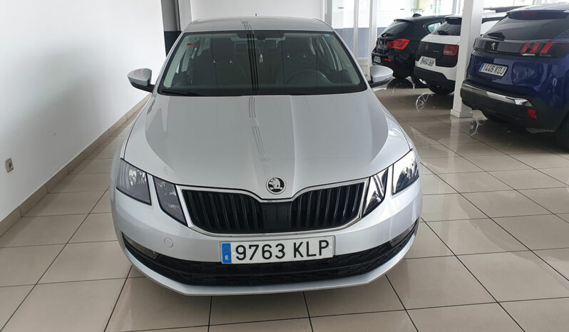 
								SKODA OCTAVIA 1. 6TDI AMBITION completo									