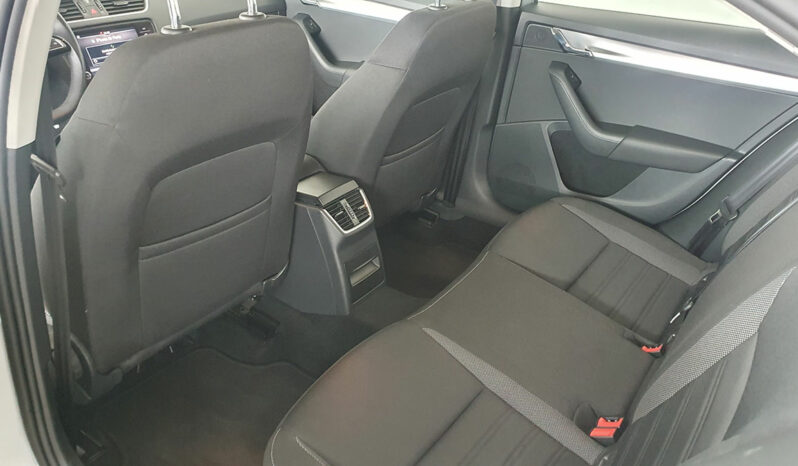 
								SKODA OCTAVIA 1. 6TDI AMBITION completo									