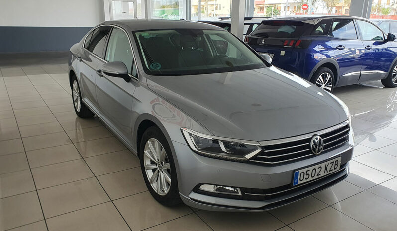 
								VOLKSWAGEN PASSAT 2.0 TDI ADVANCE completo									