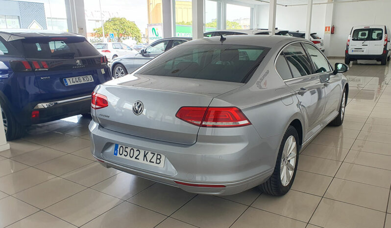 
								VOLKSWAGEN PASSAT 2.0 TDI ADVANCE completo									