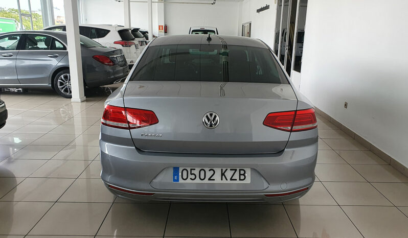 
								VOLKSWAGEN PASSAT 2.0 TDI ADVANCE completo									