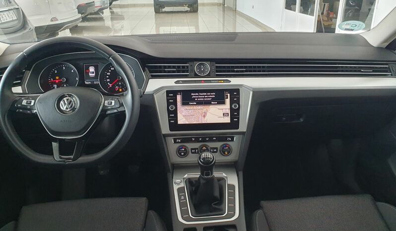 
								VOLKSWAGEN PASSAT 2.0 TDI ADVANCE completo									