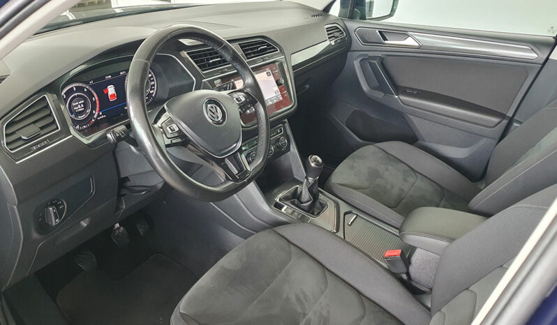 
								VOLKSWAGEN TIGUAN 2.0 SPORT completo									
