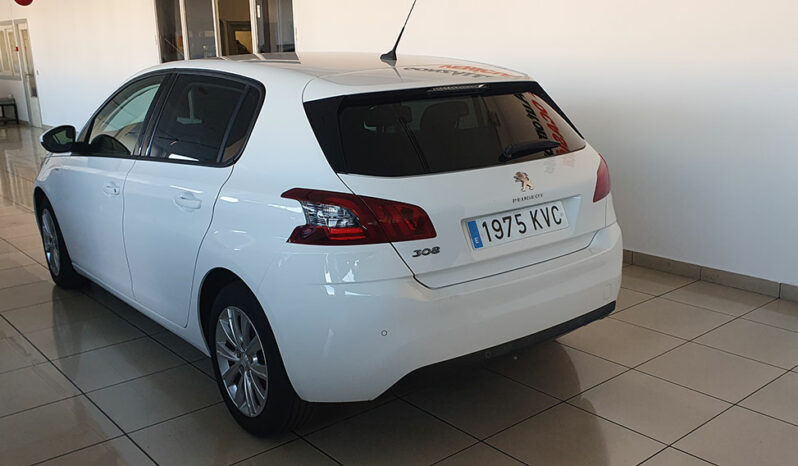 
								PEUGEOT 308 1.5 DHI STYLE completo									