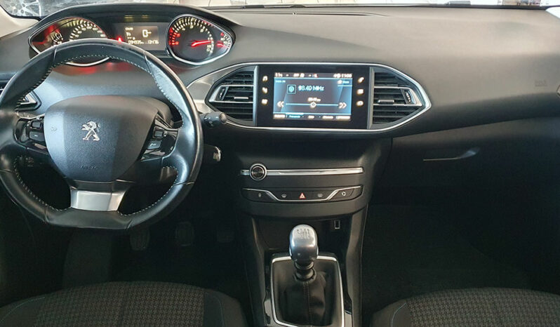 
								PEUGEOT 308 1.5 DHI STYLE completo									