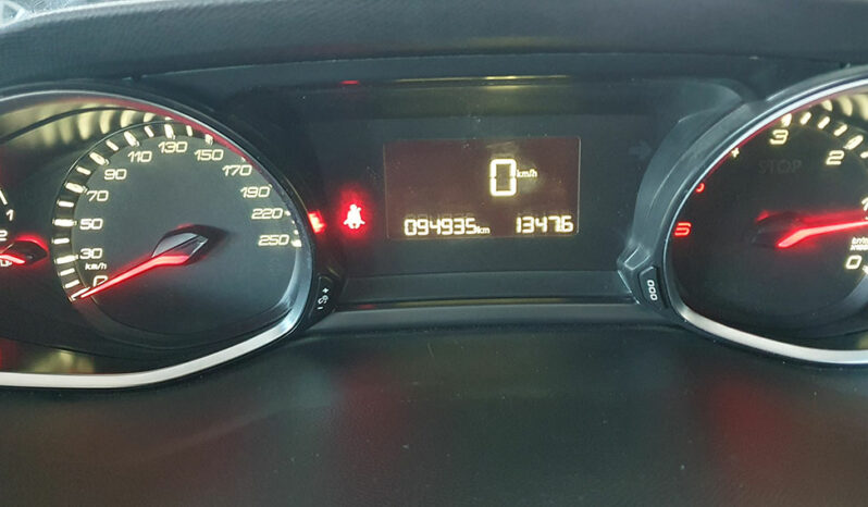
								PEUGEOT 308 1.5 DHI STYLE completo									