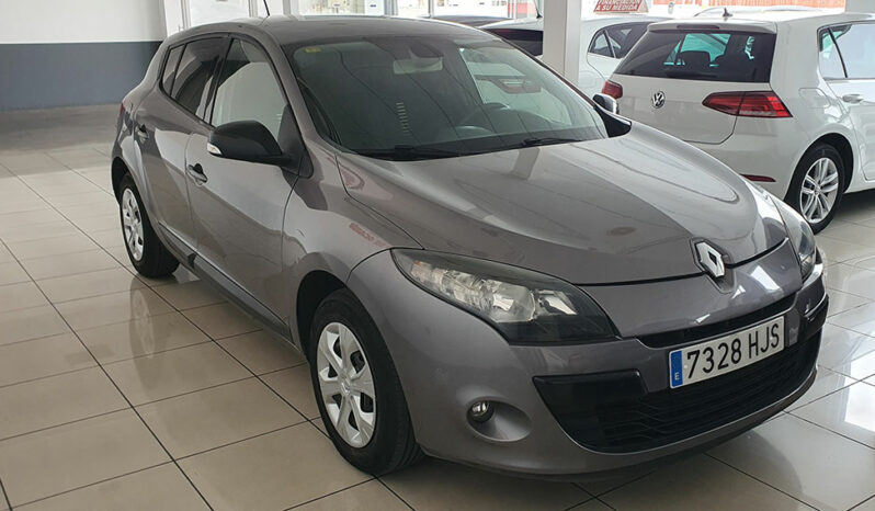 
								RENAULT MEGANE 1.5 DCI 110 CV AUTENTIQUE completo									