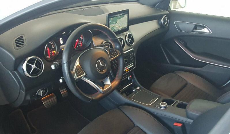 
								MERCEDES GLA 200 CDI completo									