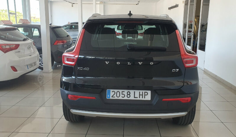 
								VOLVO XC40 2.0 D3 completo									