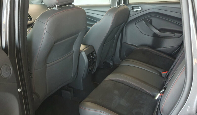 
								FORD KUGA 2.0 TDCI ST-LINE completo									