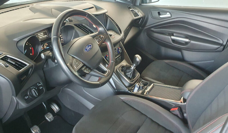 
								FORD KUGA 2.0 TDCI ST-LINE completo									