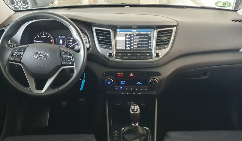 
								HYUNDAI TUCSON 1.7 CRDI completo									