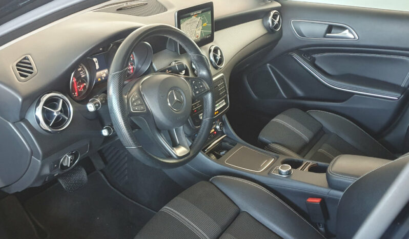 
								MERCEDES GLA 200 CDI completo									