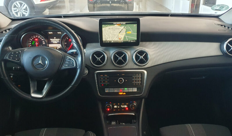 
								MERCEDES GLA 200 CDI completo									