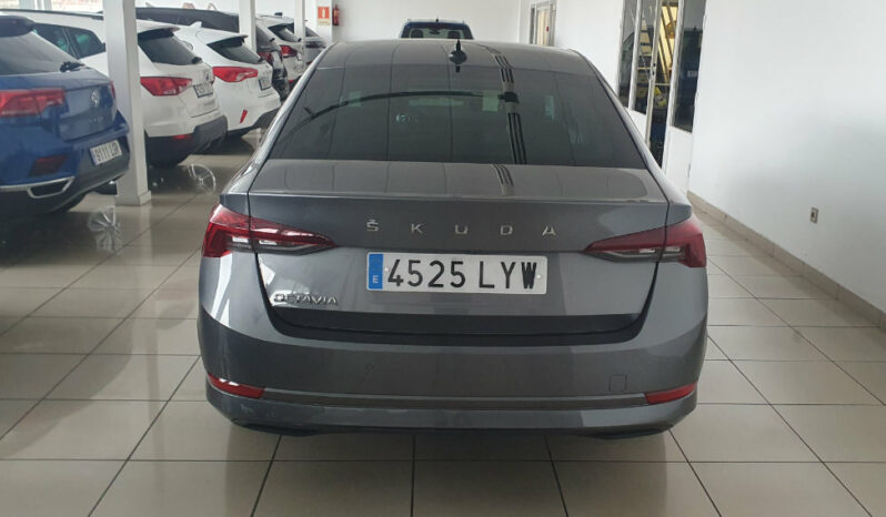 
								SKODA OCTAVIA 2.0 TDI AMBITION completo									
