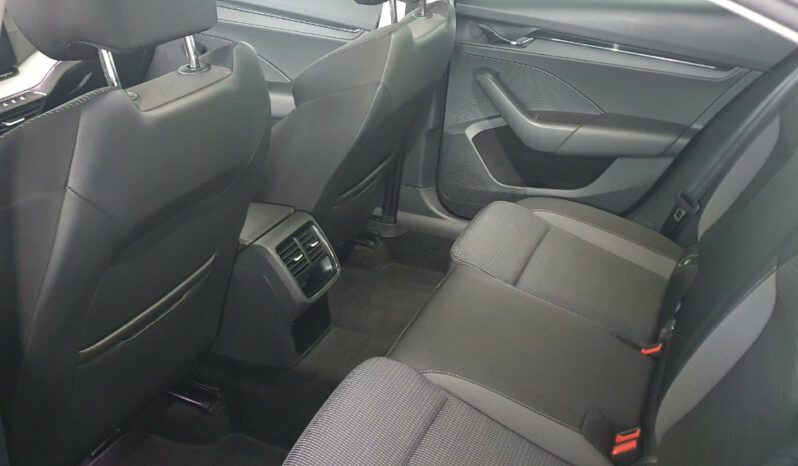 
								SKODA OCTAVIA 2.0 TDI AMBITION completo									