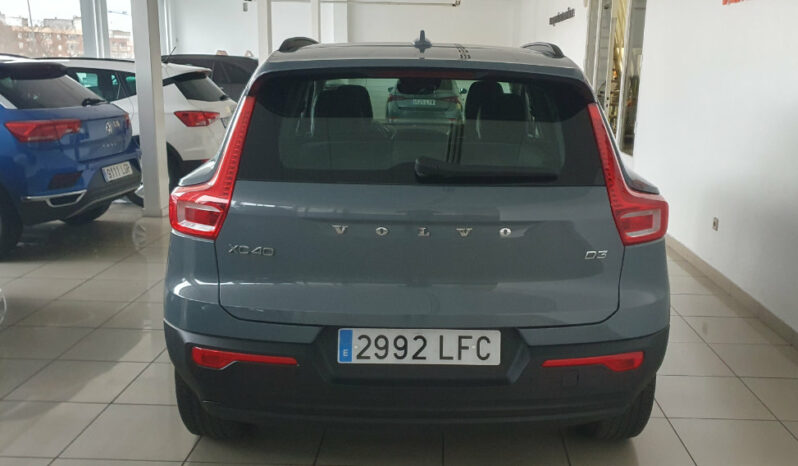 
								VOLVO XC40 2.0 D3 150CV BUSINESS completo									
