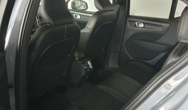 
								VOLVO XC40 2.0 D3 150CV BUSINESS completo									