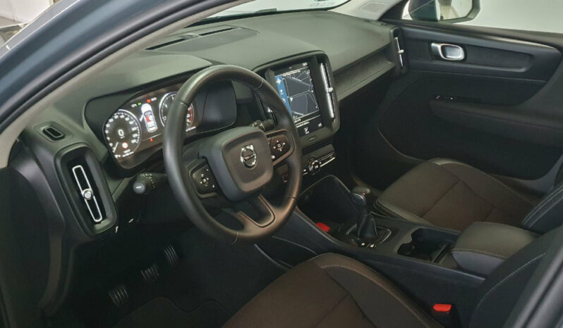 
								VOLVO XC40 2.0 D3 150CV BUSINESS completo									