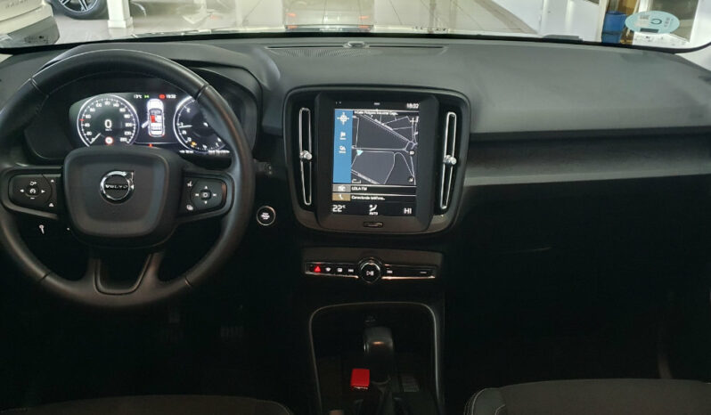 
								VOLVO XC40 2.0 D3 150CV BUSINESS completo									