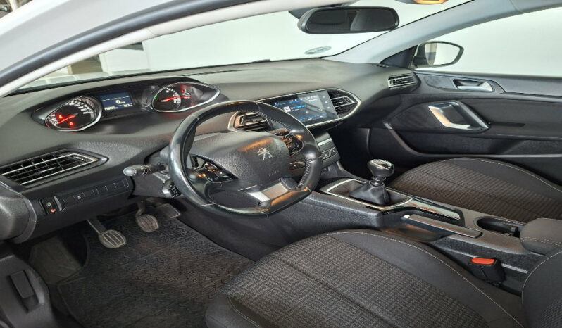 
								PEUGEOT 308 1.5 HDI 100CV. ACTIVE completo									