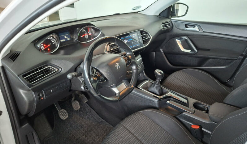 
								PEUGEOT 308 1.5 HDI 100CV. ACTIVE completo									