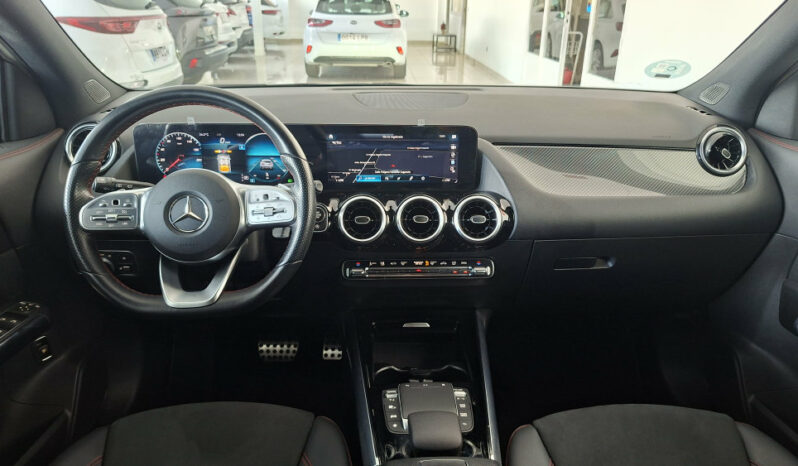 MERCEDES GLA 200D 150CV  AMG LINE completo