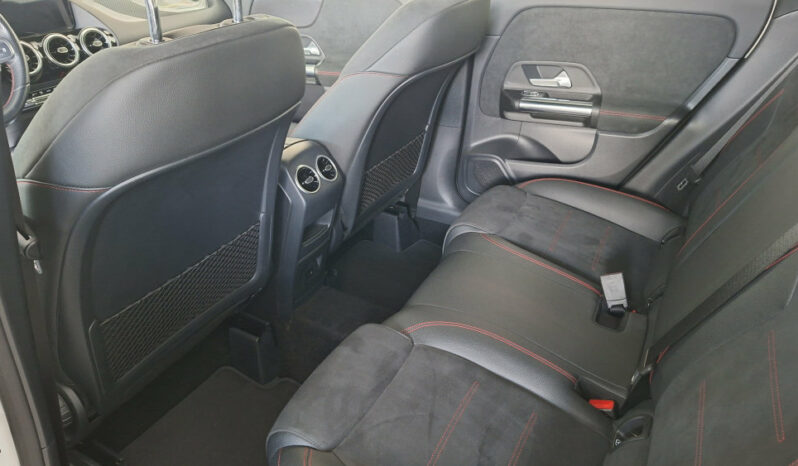 MERCEDES GLA 200D 150CV  AMG LINE completo