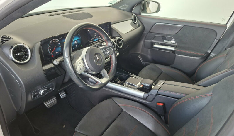 MERCEDES GLA 200D 150CV  AMG LINE completo