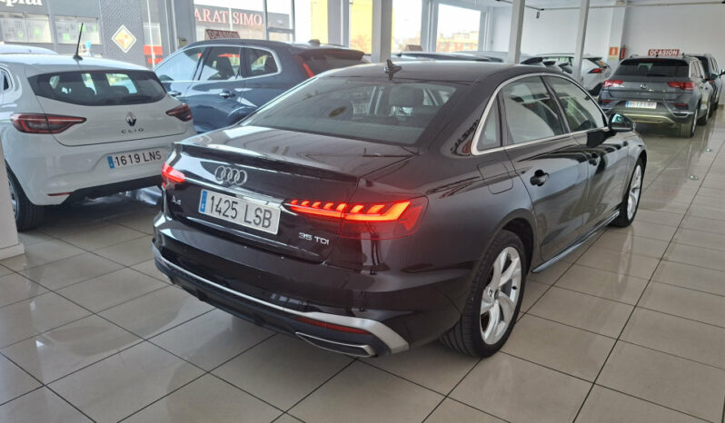 
								AUDI A4 S LINE 35TDI 163CV STRONIC completo									