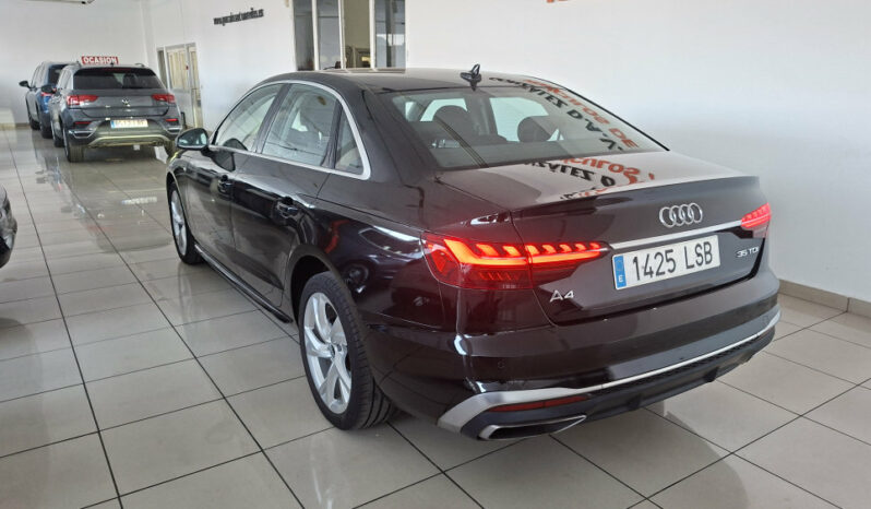 
								AUDI A4 S LINE 35TDI 163CV STRONIC completo									