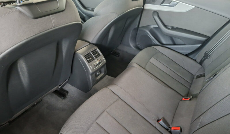 
								AUDI A4 S LINE 35TDI 163CV STRONIC completo									